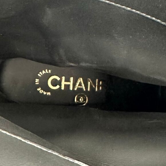 CHANEL Black 20K CC Logo Musketeer Boots Size 40 Cap Toe Leather Fold Over - Picture 14 of 14
